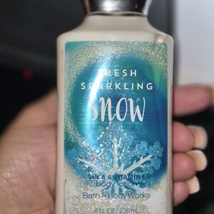 Bath & Body Works Fresh Sparkling Snow Body Lotion - Blue & White